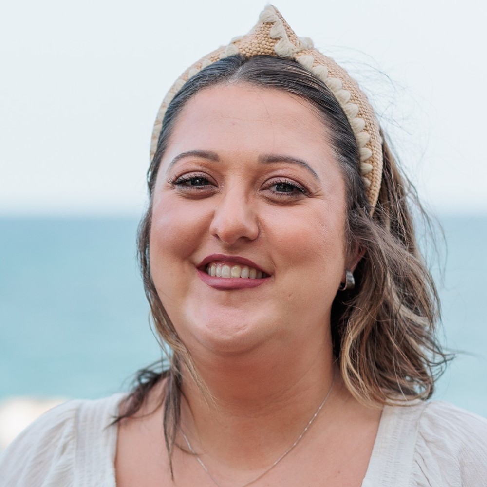 Meet your Posher, Chaya